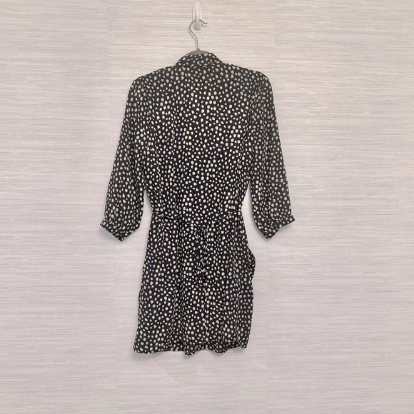 Creative Concept black & White Dress with large collar and flattering tie back. - Picture 3 of 9